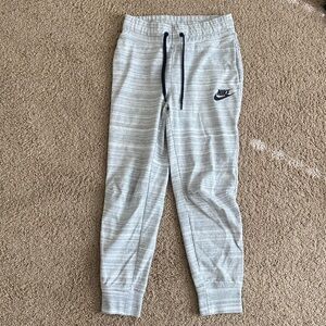Nike women’s jogger sweatpants size small